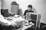 Peter setting up the A301s. Monitoring was via a Quad 33/303 amplifier and Spendor speakers. 